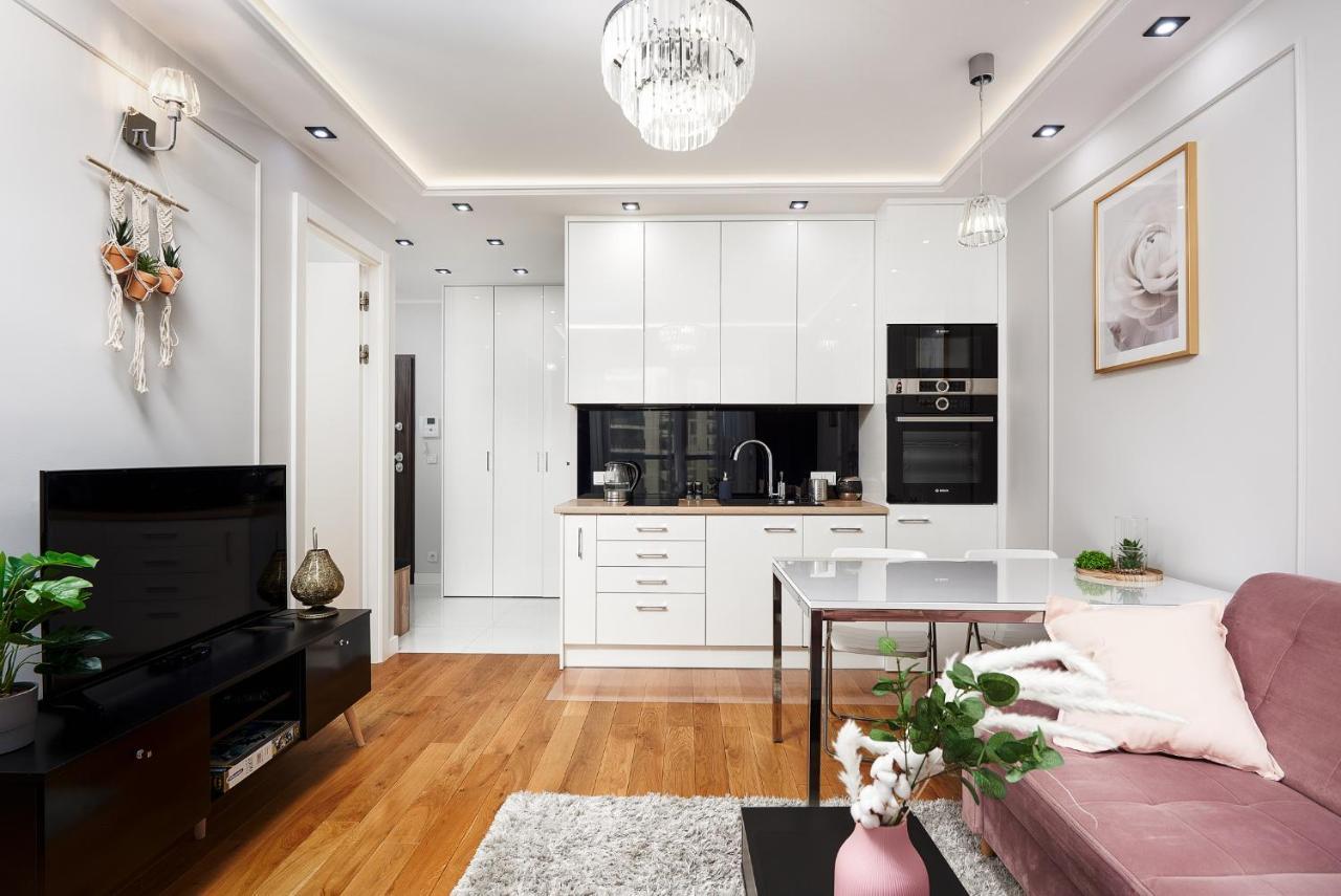 Modern Apartments With Access To The Pool Near Rondo Daszynskiego Station Varsavia Esterno foto