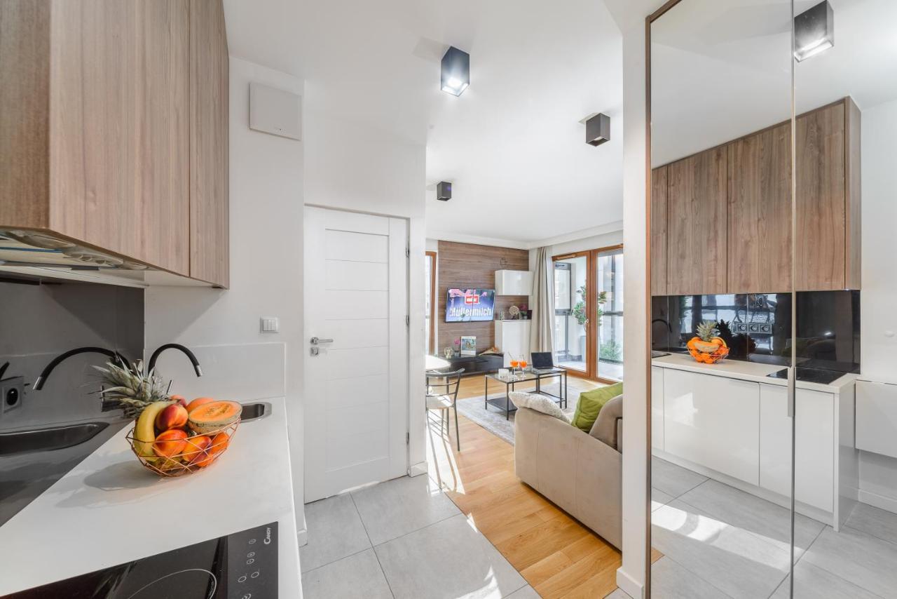 Modern Apartments With Access To The Pool Near Rondo Daszynskiego Station Varsavia Esterno foto